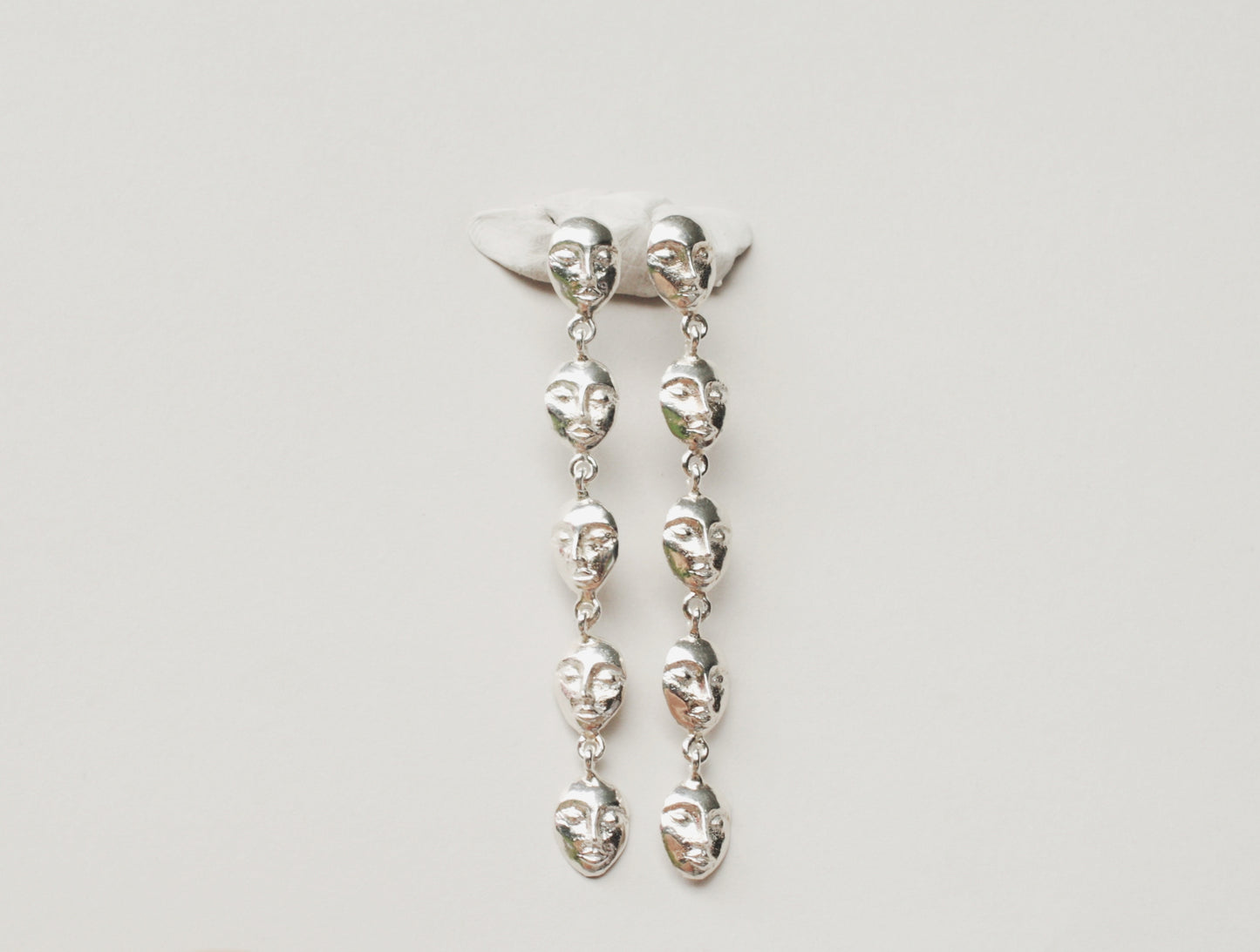Aretes compañía